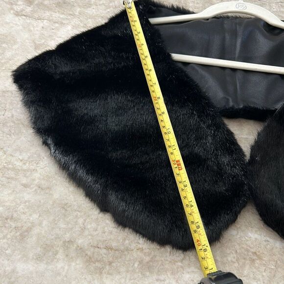 Faux Fur Black Collar - Picture 5 of 7